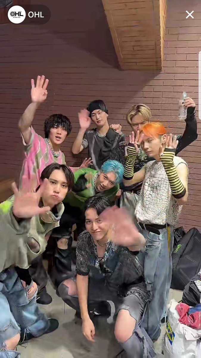 anfitru24's tweet photo. I suffered a lot of nerves when @shuru_ohl They were left without a microphone but when I saw them sing and saw how they passed the microphone between them I got excited because nothing can stop them. !!! ❤️ THX GUYS FOR TIKTOK LIVE 🫶
#OHL #100LIMINAL #PEACE4U https://t.co/LHXVAGCWa7