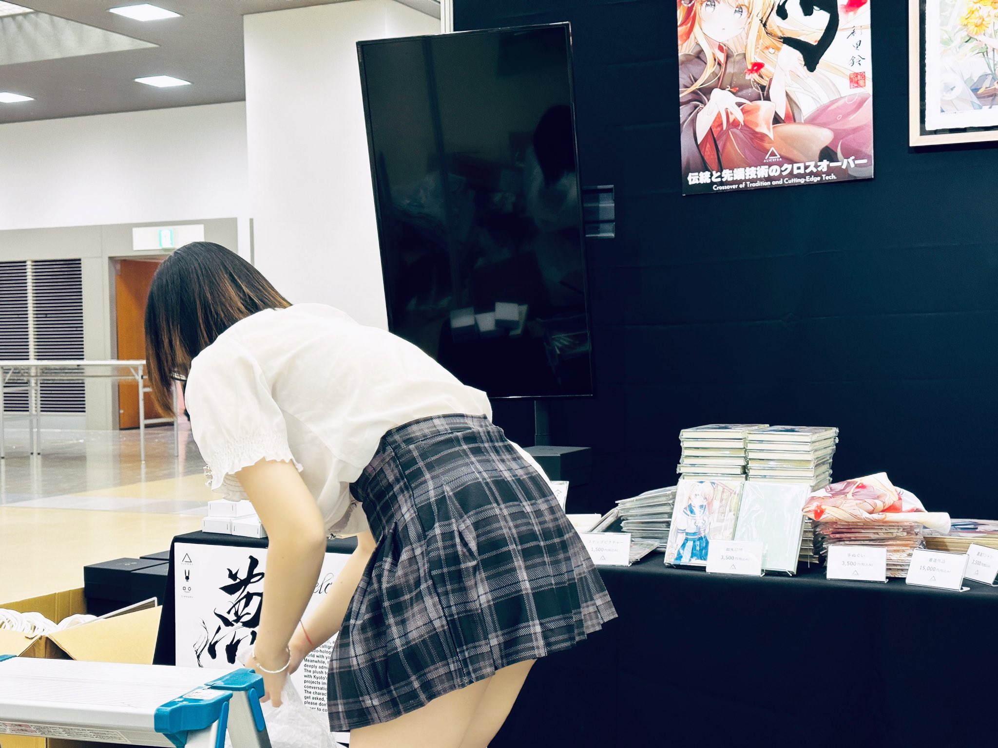 ミニスカパンモロ 