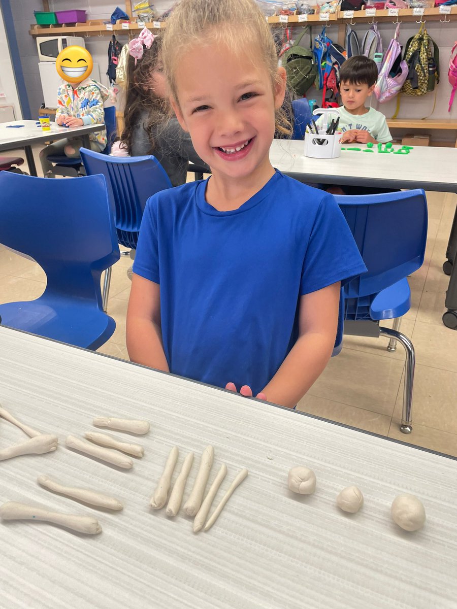 zwirnh's tweet image. KZ has been working on our awesome fine motor skills! I love how @Amplify builds in fine motor practice.✏️🤩 #112leads