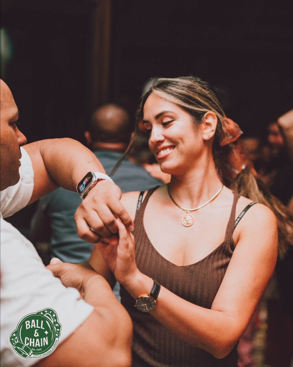BallAndChainBar's tweet image. TGIF!

TODAY: #LiveSalsa noon to 6 p.m., #LiveJazz 6 to 9, then @MiamiBoheme Night w/DJ Ozz + #LiveMusic by @MarlowRosado

TOMORROW: #LaPachanga ft @DJDanisLaClave &amp;amp; Mandy y la Clave

#SalseroSunday: @DJJorgeCharun + a FREE #SalsaClass

#supportlocal ballandchainmiami.com 
🍍💚