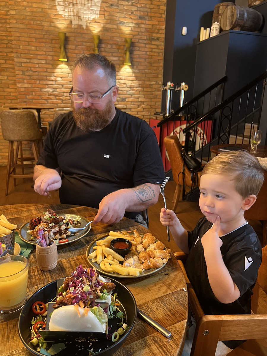 Elysse18's tweet photo. Late birthday lunch with grandad🤍 @andycrichton6 https://t.co/fc0Jafc0CV