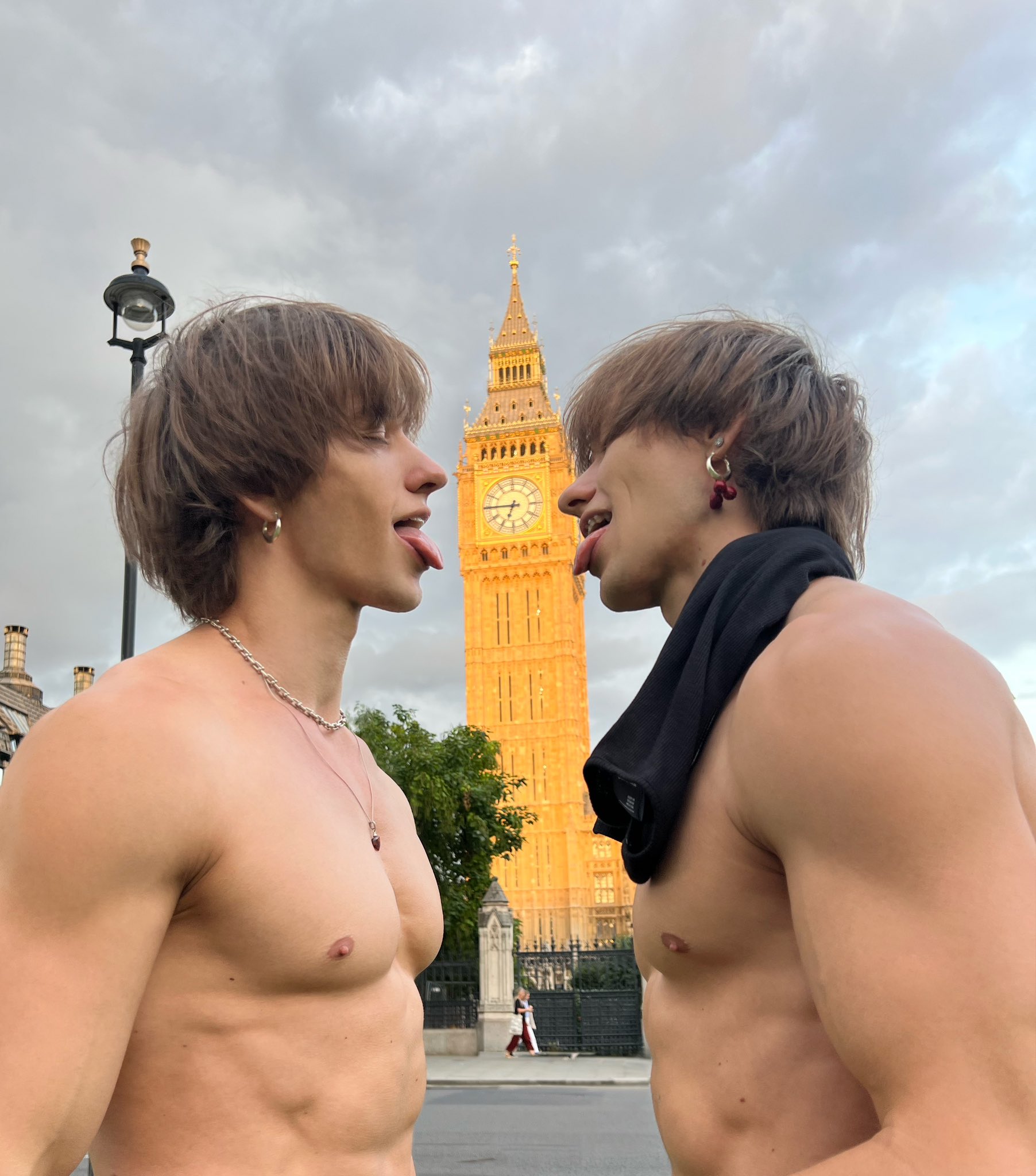 Be our Big Ben! @andrii_shine https://t.co/BJN9Hq7nHp