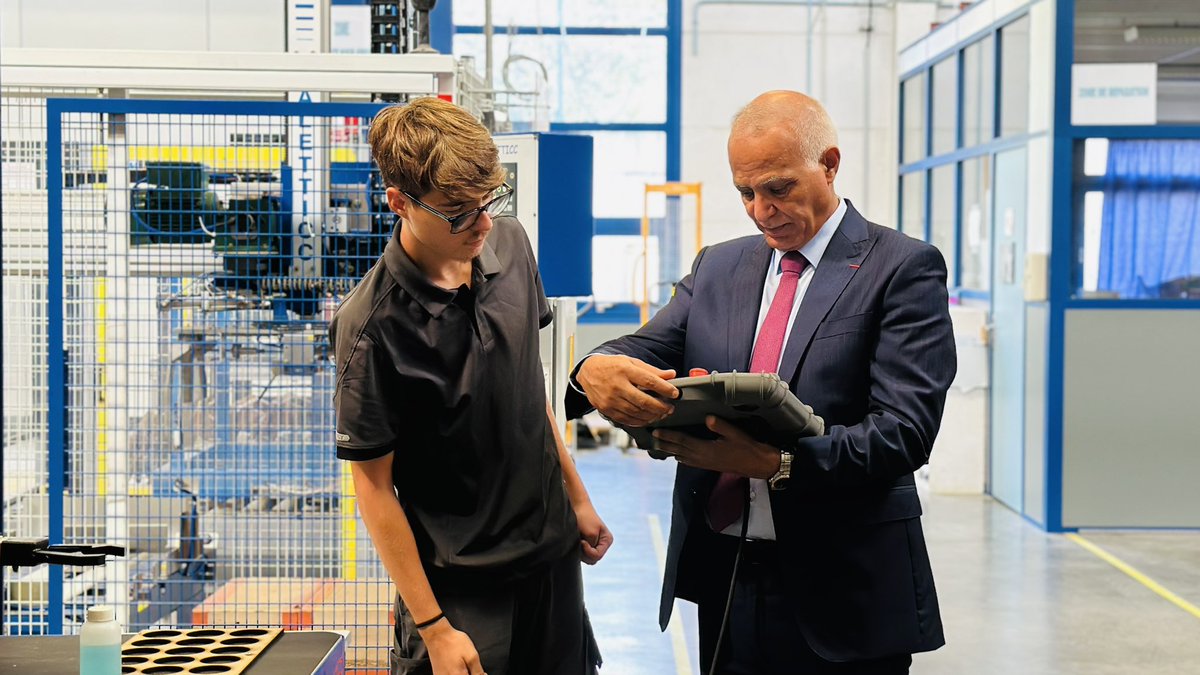 Antoine Farin 🌱 (@antoinefarin) on Twitter photo 💬 « L’école est ouverte au monde de l’industrie »
🏭 Faire du lycée professionnel une filière d’excellence
👉🏼 Visite du lycée professionnel Clément Ader de Samatan avec <a href="/MostafaFourar/">Mostafa Fourar</a>, Recteur de l’<a href="/actoulouse/">Académie de Toulouse</a> , <a href="/farid_djemmal/">Farid Djemmal</a>, IA et <a href="/jrcazeneuve/">Jean-René Cazeneuve</a>, Député du #Gers 💬 « L’école est ouverte au monde de l’industrie »
🏭 Faire du lycée professionnel une filière d’excellence
👉🏼 Visite du lycée professionnel Clément Ader de Samatan avec <a href="/MostafaFourar/">Mostafa Fourar</a>, Recteur de l’<a href="/actoulouse/">Académie de Toulouse</a> , <a href="/farid_djemmal/">Farid Djemmal</a>, IA et <a href="/jrcazeneuve/">Jean-René Cazeneuve</a>, Député du #Gers