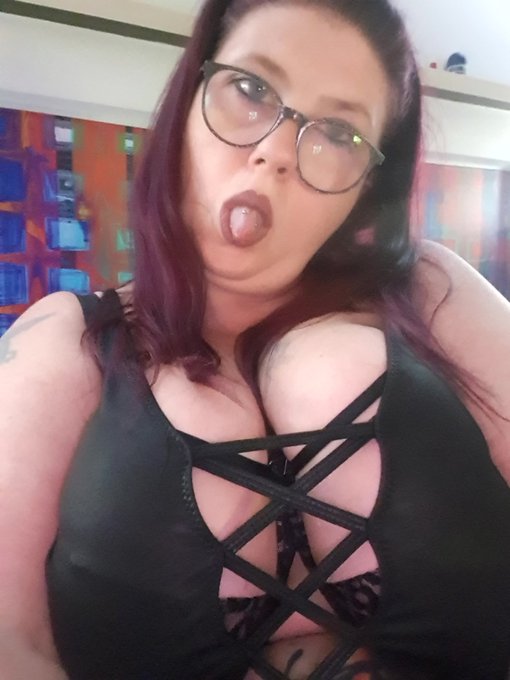 Working in Milton Keynes area for next few days. Come see how filthy i am x x x   https://t.co/IQB8VLIdcu  @maturetsceline<a href="/tag/wineglasschallenge"class="tags"><span>#wineglasschallenge</span></a>