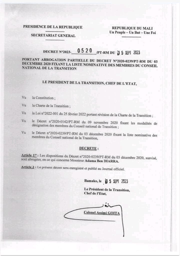 TansirouM's tweet photo. #Mali_CNT : Le président de la transition Assimi Goïta abroge le décret de Adama Diarra dit Ben le cerveau. https://t.co/0RSv4YcK5J
