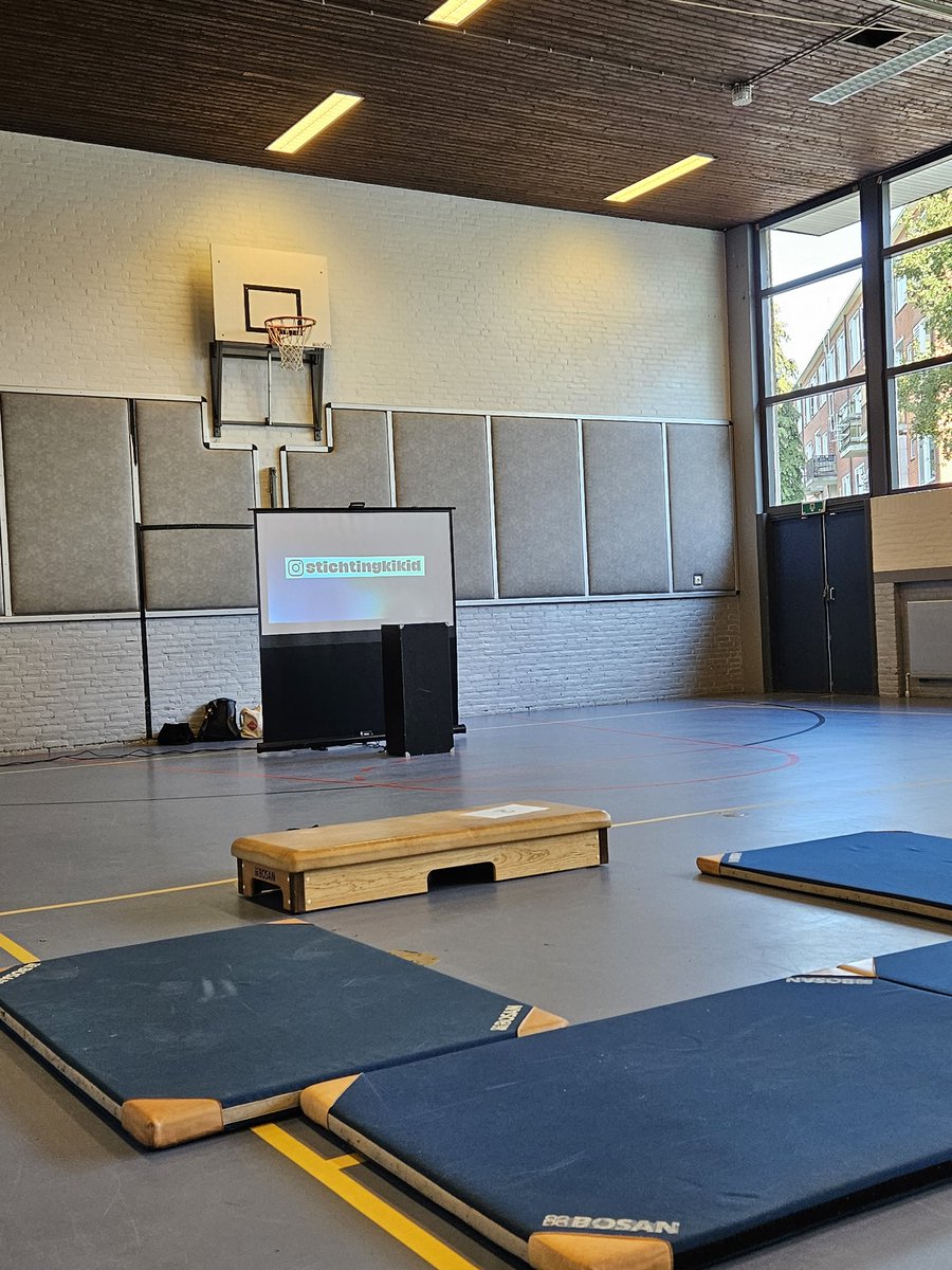 ResConbv's tweet photo. Vandaag interviewen we leerlingen over een theatereducatie programma van @Kikid_NL https://t.co/npsz4yzvKx