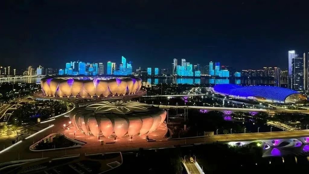 19thAGofficial's tweet photo. Experience the dazzling nightlife of Hangzhou as the West Lake and Qiantang River banks are lit up after sunset.

#Hangzhou #AsianGames #QiantangRiver #Nightlife #HangzhouAsianGames https://t.co/2WniXiacEq
