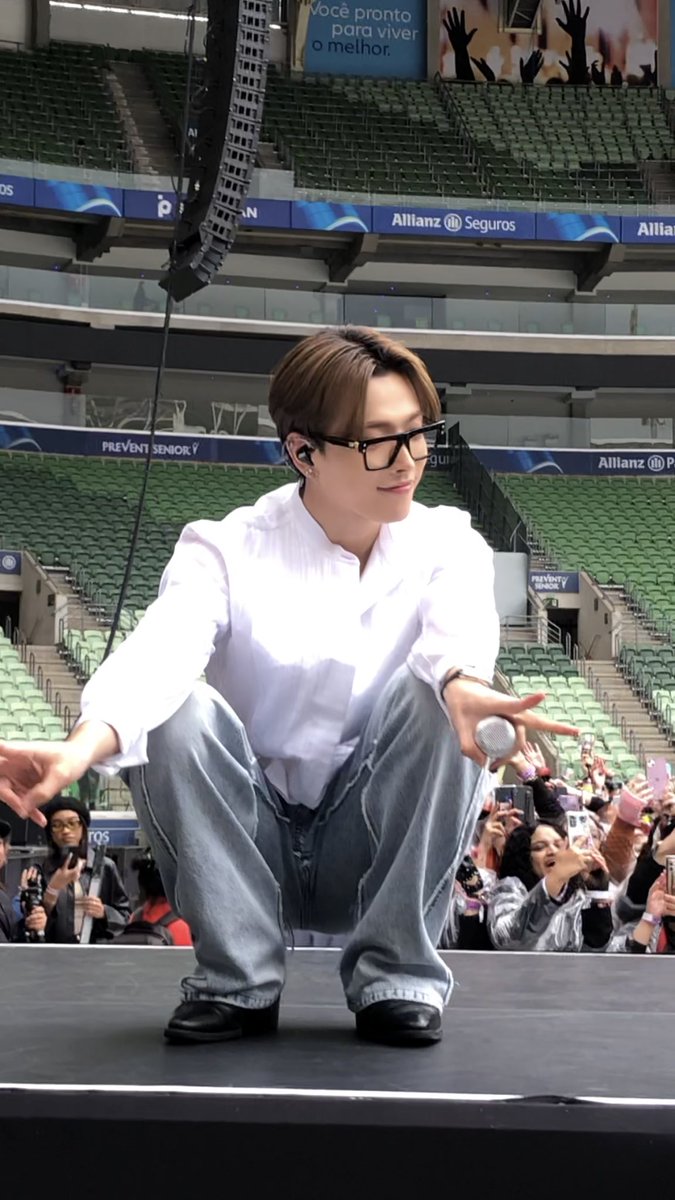 𝔡𝔲𝔡𝔞 VAI VER O BTS 🏴‍☠️ tweet media