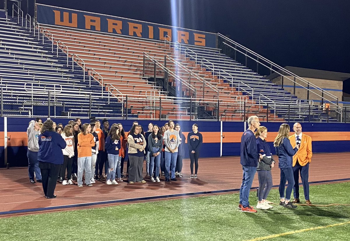 MrLawrence_LCSD's tweet photo. Thank you @KateThorntonNC9 and @NeSommavilla from @NewsChannel9 for highlighting our outstanding students and programs this morning!  We are proud of the great things happening in our district every day. #ThisIsLiverpool https://t.co/Wg7GUosxRa