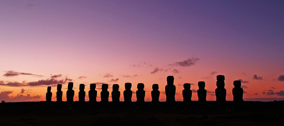 MarGomezH's tweet photo. La isla de Pascua, o Rapa Nui, es técnicamente parte de Chile a pesar de que la remota isla se encuentra a más de 3.500 kilómetros de la costa. Es famosa por sus enormes estatuas de piedra conocidas como "moai." https://t.co/oTvt3ah8fb
