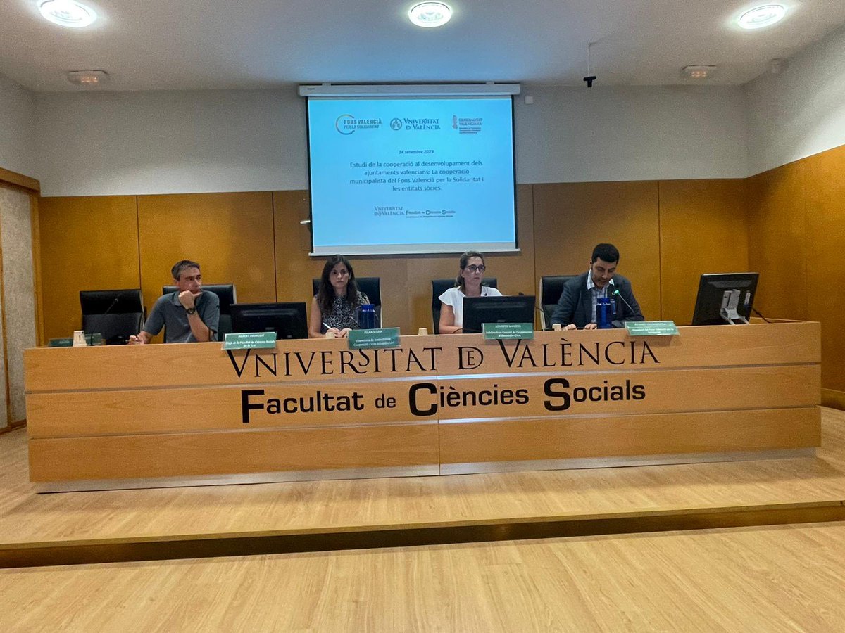 fonsvalencia's tweet photo. 📔La UV presenta un estudi sobre la trajectòria i valoració de la cooperació internacional municipalista mitjançant el @fonsvalencia

✔️El treball, a més, ompli un buit informatiu de la cooperació exercida des de l’àmbit local a la Comunitat Valenciana

📰https://t.co/LwIiUO8yeN https://t.co/EUBcy7I1Xe