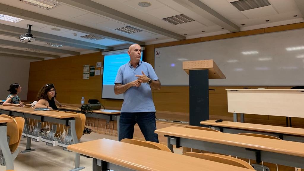 Aliances Magnet (@aliancesmagnet) on Twitter photo 🧲Què són les aliances Magnet?
<a href="/geisbalague/">Xavi Geis</a>, coordinador #magnet, i <a href="/PatiRey2/">Pati Rey</a>, directora <a href="/EscolaSamuntada/">Escola Samuntada</a> en aliança amb <a href="/parctauli/">Consorci Corporació Sanitària Parc Taulí</a>, van donar a conèixer el programa de #TransformacióEducativa en pro de l'#equitat a l'alumnat de Magisteri <a href="/EducacioUAB/">Facultat de Ciències de l'Educació UAB</a>
🔗magnet.cat 🧲Què són les aliances Magnet?
<a href="/geisbalague/">Xavi Geis</a>, coordinador #magnet, i <a href="/PatiRey2/">Pati Rey</a>, directora <a href="/EscolaSamuntada/">Escola Samuntada</a> en aliança amb <a href="/parctauli/">Consorci Corporació Sanitària Parc Taulí</a>, van donar a conèixer el programa de #TransformacióEducativa en pro de l'#equitat a l'alumnat de Magisteri <a href="/EducacioUAB/">Facultat de Ciències de l'Educació UAB</a>
🔗magnet.cat