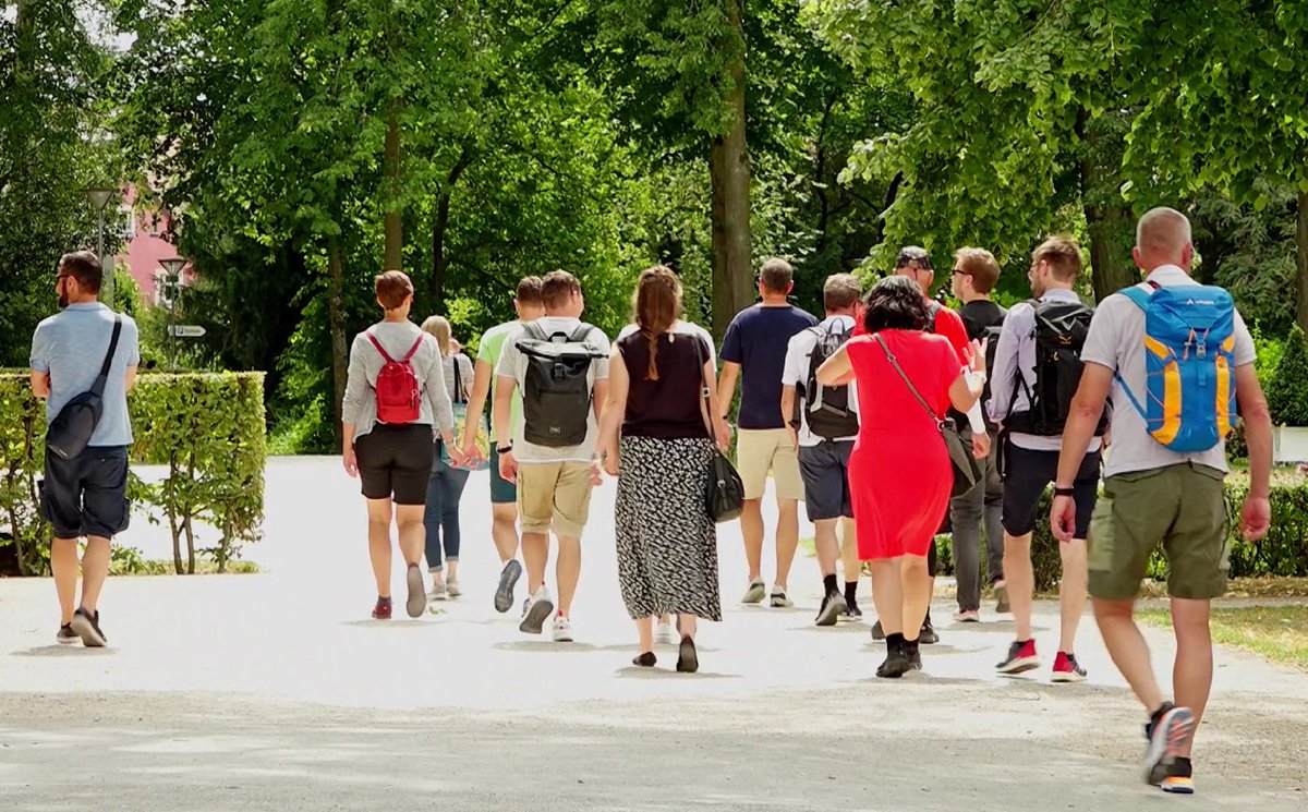 Bayreuth rockt dieses Wochenende: Wir haben insgesamt über 55 öffentliche und private Führungen am Samstag und Sonntag  in der Innenstadt🥳Bucht euer Ticket bequem online unter: bayreuth-tourismus.de/entdecken/fueh…  #visitbayreuth #endlichwochenende