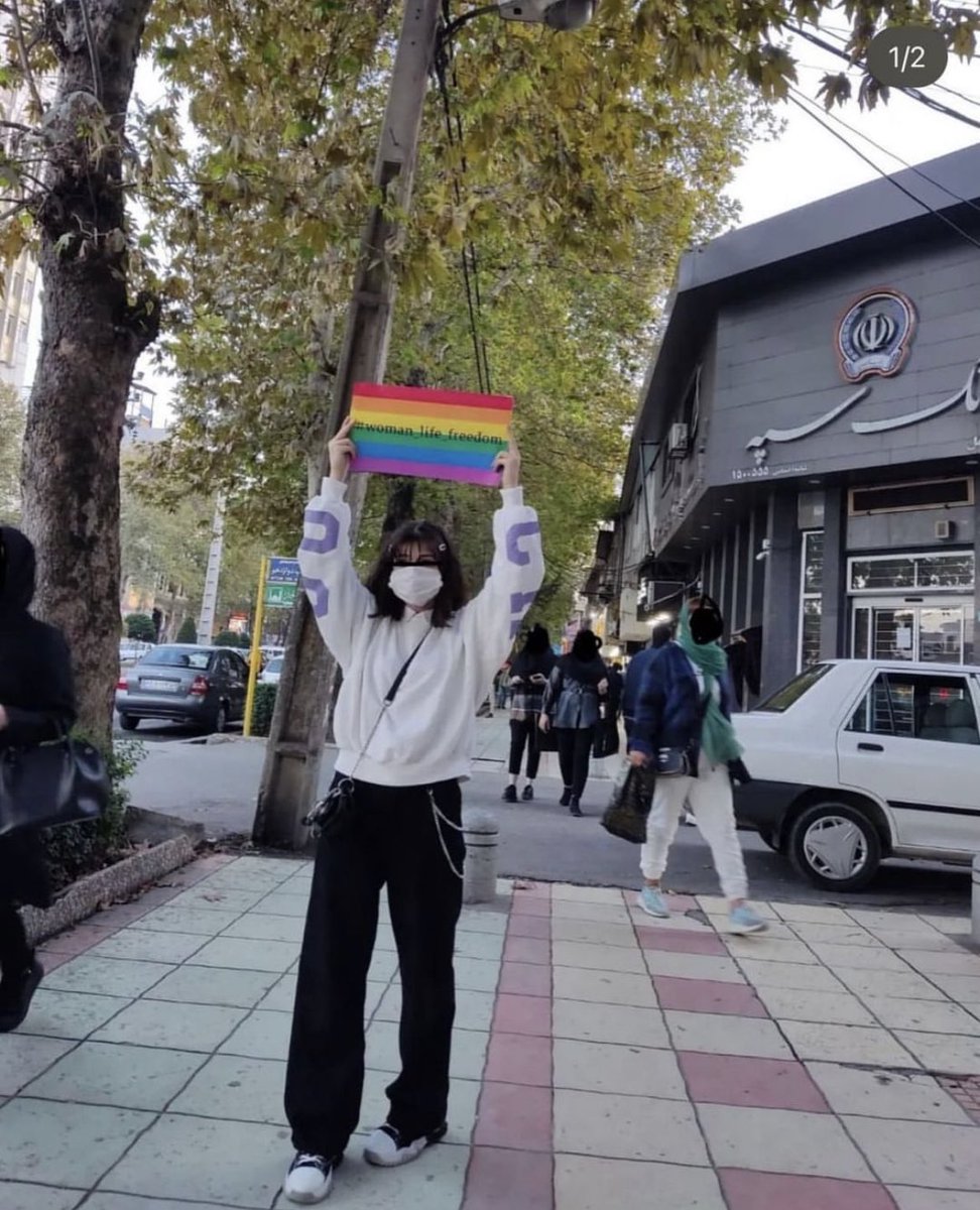 OHomophobe's tweet photo. شجاعت شما رو فراموش نمیکنیم.
#مهسا_امینی 
#زن_زندگی_آزادی https://t.co/MHUh8W0qBw