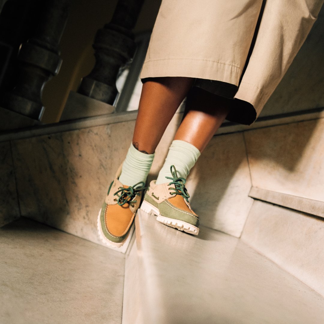 TimberlandSA's tweet photo. After almost 5 decades of innovation, the legendary boat shoe is back and better than ever 😍 Carefully hand-crafted with unmatched quality and durability ⚡

Shop Generation Boat now in-store and online: https://t.co/5gUF5mTp1p

#BuiltForTheBold #GenerationBoat https://t.co/Hrc9h807Dn