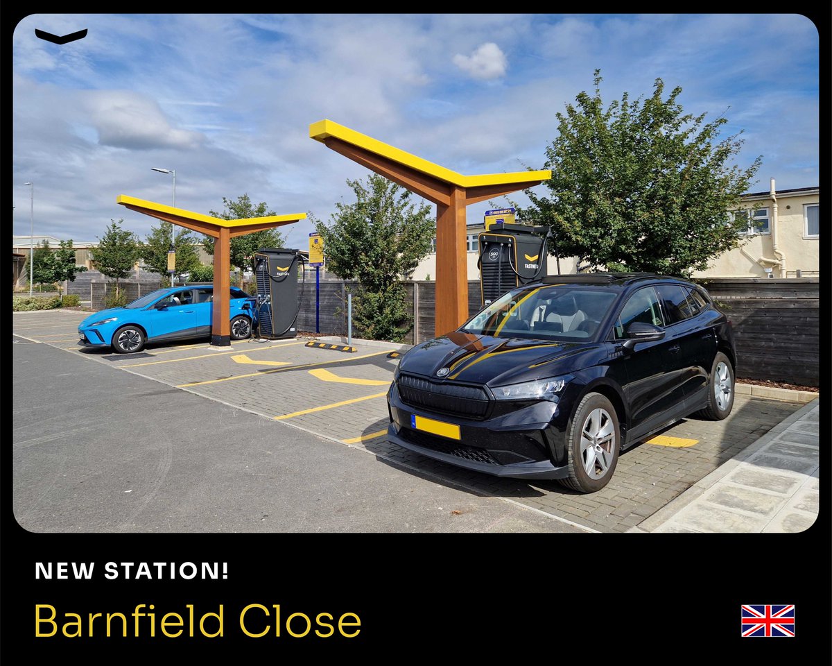 Can’t get enough of the UK!

Disco Ball ON for Barnifeld Close 🪩🇬🇧

You can find us in the Travelodge Hotel &amp; Starbucks car park at Swindon with 4 charging spots of up to 300kW of charging power 💪