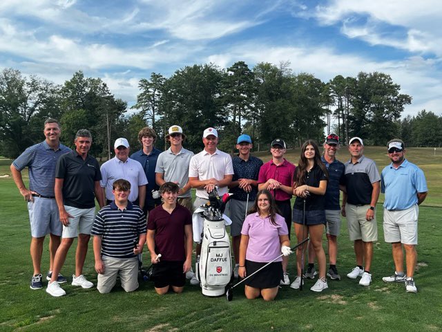 robgoulet's tweet photo. Pretty cool golf clinic! 

@PGATOUR player @mjdaffue13 at @countonox HQ with top management and the @HanoverHS golf team.  Go Knighthawks ! https://t.co/FKF84ItwMg