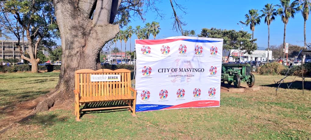 friendshipbench's tweet photo. #CommunityConnectedness in Masvingo 😄
Lead by the @CityofMasvingo, we all gathered for the launch of a #SubstanceUseDisorder awareness campaign.
⭐️ The highlight of the event was the inclusion of #YoungPersons, powerful voices, bringing reality to the depths of the problem. https://t.co/pXyqpA88cG