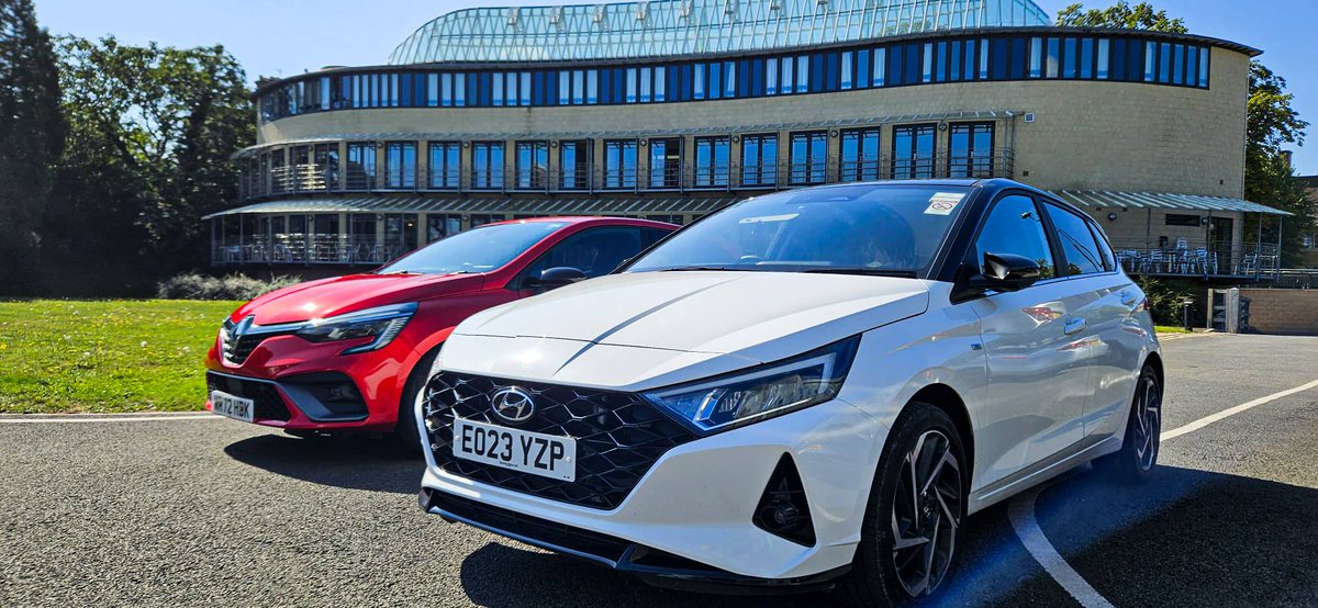3bhire's tweet photo. Our Director, Ross Batting, has the wheels rolling! ππ¨
Check out these fresh deliveries to the prestigious @UniofOxford
Quality rides, quality service - that's the 3B way! ππ
#3BVehicleHire #DrivingExcellence #UniversityWheels #OxfordBound #ReliableFleet ππ https://t.co/m7Igsx1SZ3