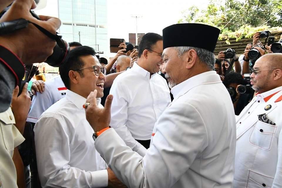 pkskalsel's tweet photo. Lalu apakah masih pantas mengusung nama perubahan? Apa yang salah? Walaupun PKB dan Nasdem koalisi pemerintah, tetap saja mereka juga gregetan untuk memperbaiki kondisi Indonesia.
#PKSpilihAniesImin https://t.co/kH5Rnf7lMD