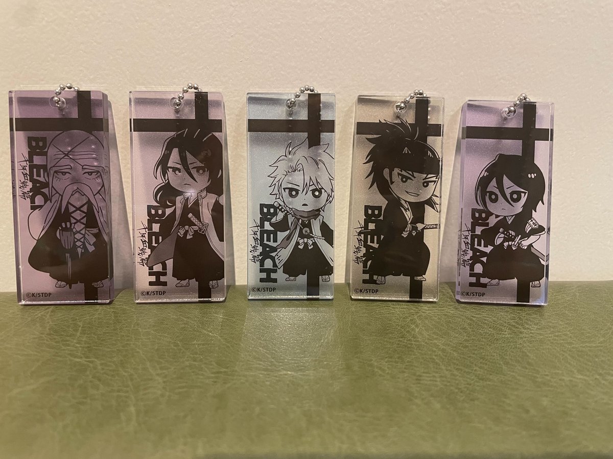 KotowariShop's tweet photo. BLEACH 千年血戦篇よりSDキャラを使用した透け感のあるクリアカラーが可愛いスティック型のアクリルキーホルダーが発売中です✨
こちらはブラインド商品となります。
全15種類が揃うBOX販売もございます。 
詳細はこちらから⇒https://t.co/dBFEWfQ0UA 
#BLEACH #BLEACH_anime #千年血戦篇 https://t.co/oqtJFkmqS4