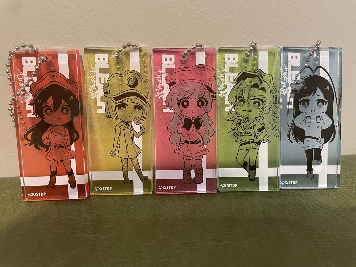 KotowariShop's tweet photo. BLEACH 千年血戦篇よりSDキャラを使用した透け感のあるクリアカラーが可愛いスティック型のアクリルキーホルダーが発売中です✨
こちらはブラインド商品となります。
全15種類が揃うBOX販売もございます。 
詳細はこちらから⇒https://t.co/dBFEWfQ0UA 
#BLEACH #BLEACH_anime #千年血戦篇 https://t.co/oqtJFkmqS4