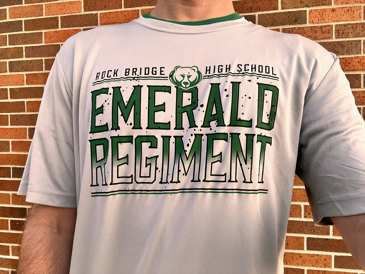 JacobSirna's tweet photo. Proud to support our Emerald Regiment on this Green and Gold Friday! Good luck to all our Bruins competing and performing this weekend! #REPROCKBRIDGE #RockBridgeRocks https://t.co/xqODtTQyYQ