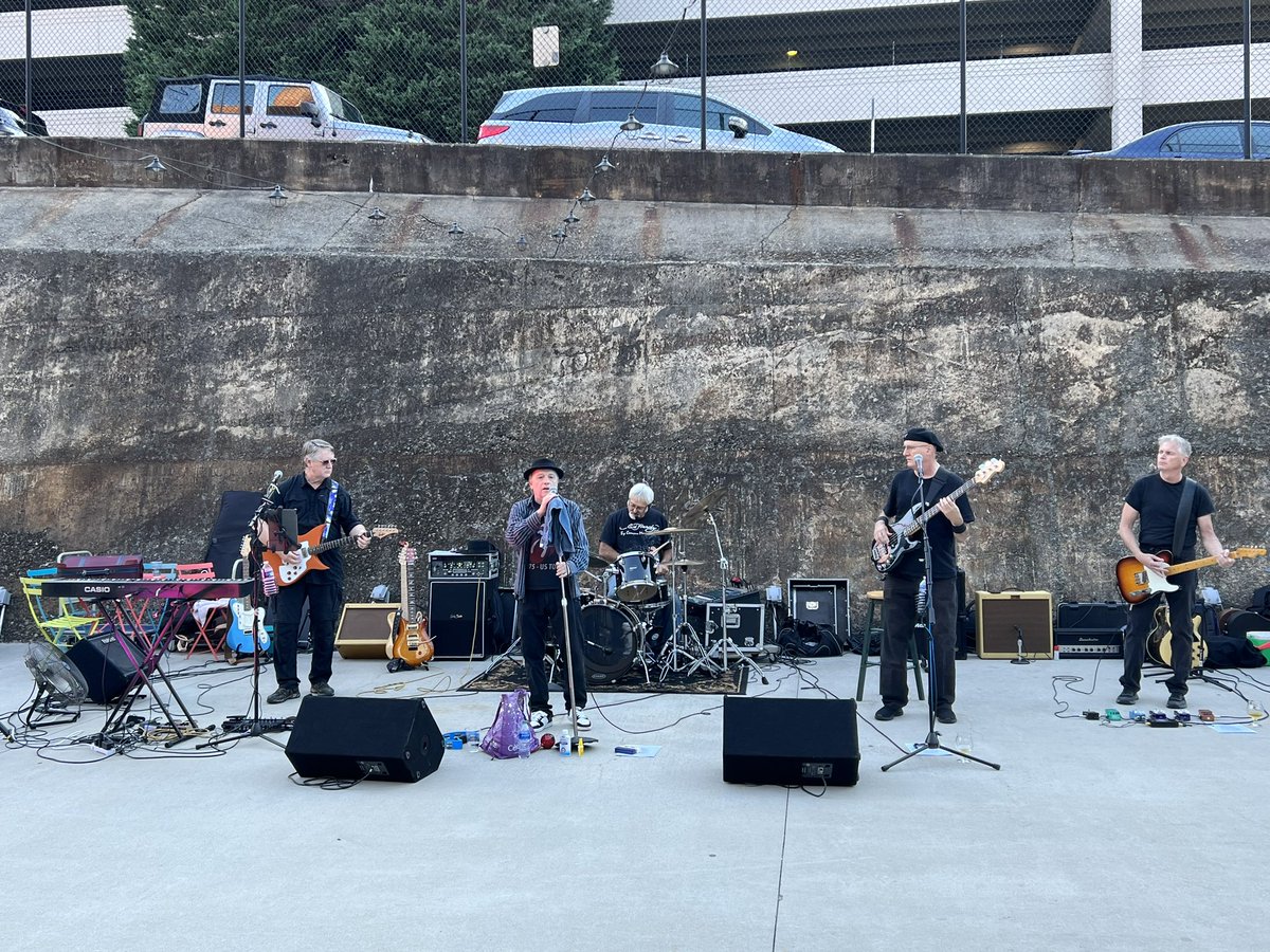 AppForsyth's tweet photo. You rock!
Thank you to everyone who came out last night to our End of Summer Hang out!
Thanks to the Men in Black for partnering with us again!

We’ll see you all at The Playground for our ECU viewing party on Saturday!

#AppForsyth #AppAlumni https://t.co/oFtfCnx3NO