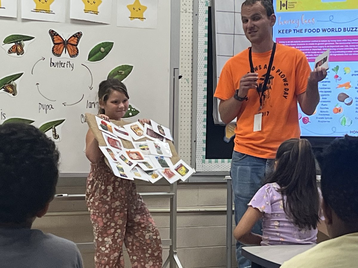 WLS4Kids's tweet photo. 🐝Hiawatha students got to hear what all the BUZZ is about pollinators this week in STEM, after a visit from the @LucasSWCD! Mr. Troyer taught students about the important role pollinators play in the environment and the students were ABUZZ with excitement! https://t.co/lDtAU5rJyO