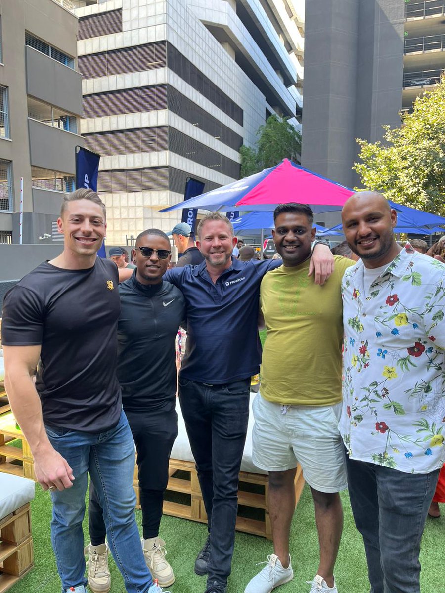 Fedgroup's tweet photo. Always a viiiibe when #Fedgroupies come together #FedgroupSpringDay π https://t.co/eZBH2XFdTJ