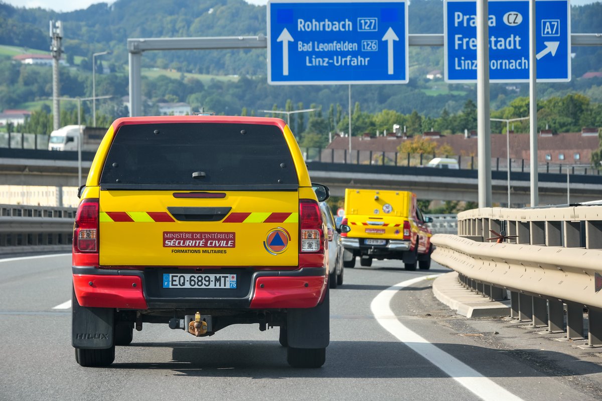 feuerwehrAT's tweet photo. #Formatex23 läuft in @StadtLinz. Ziel der Großübung ist die Verbesserung der internationalen Zusammenarbeit bei der Bewältigung von Naturgefahren, die zu technologischen Unfällen führen. #EUCivilProtectionMechanism @eu_echo
https://t.co/OQC4i5F6Vz https://t.co/MJqkrT64l3