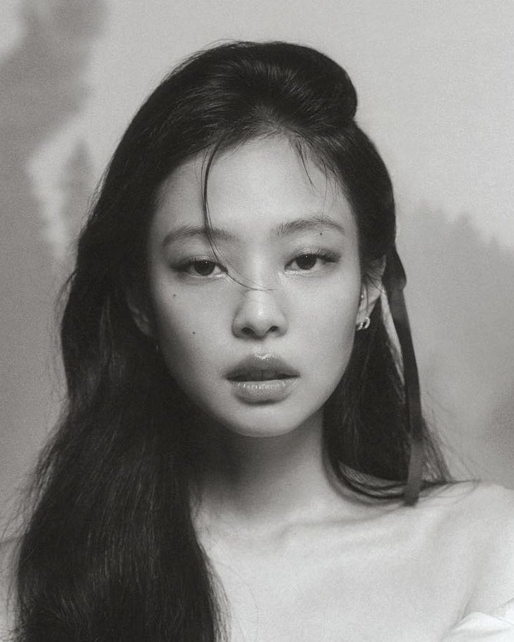 firejennie's tweet photo. her face card is crazy https://t.co/QcjnWyY1vL