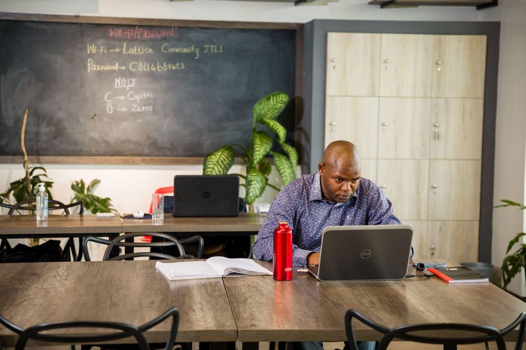 LatticeOffice's tweet photo. For just 1,000 KES (excl VAT), our daily desk pass grants you access from 8am to 5pm, complete with high speed internet for seamless work and complimentary beverages. 

Head to the link in our bio to learn more about our affordable rates.

#latticecommunity #Coworkingspace https://t.co/clGXsZ1Jr7