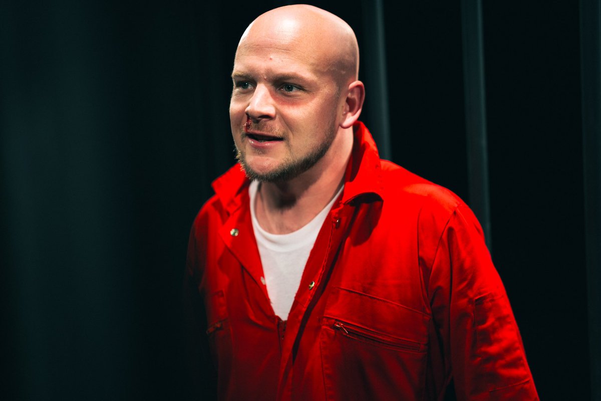 LandUTheatre's tweet photo. Continues tonight - 2 final chances to catch 5 Star, award nominated #TheShatterBox from @ProforcaTheatre. A dystopian cat and mouse tango of confession, interrogation & lying through your teeth.
βοΈ Tonight / Tomorrow | 7.30pm
ποΈ https://t.co/2eDTjgnQu7 https://t.co/HxECQEFgB4