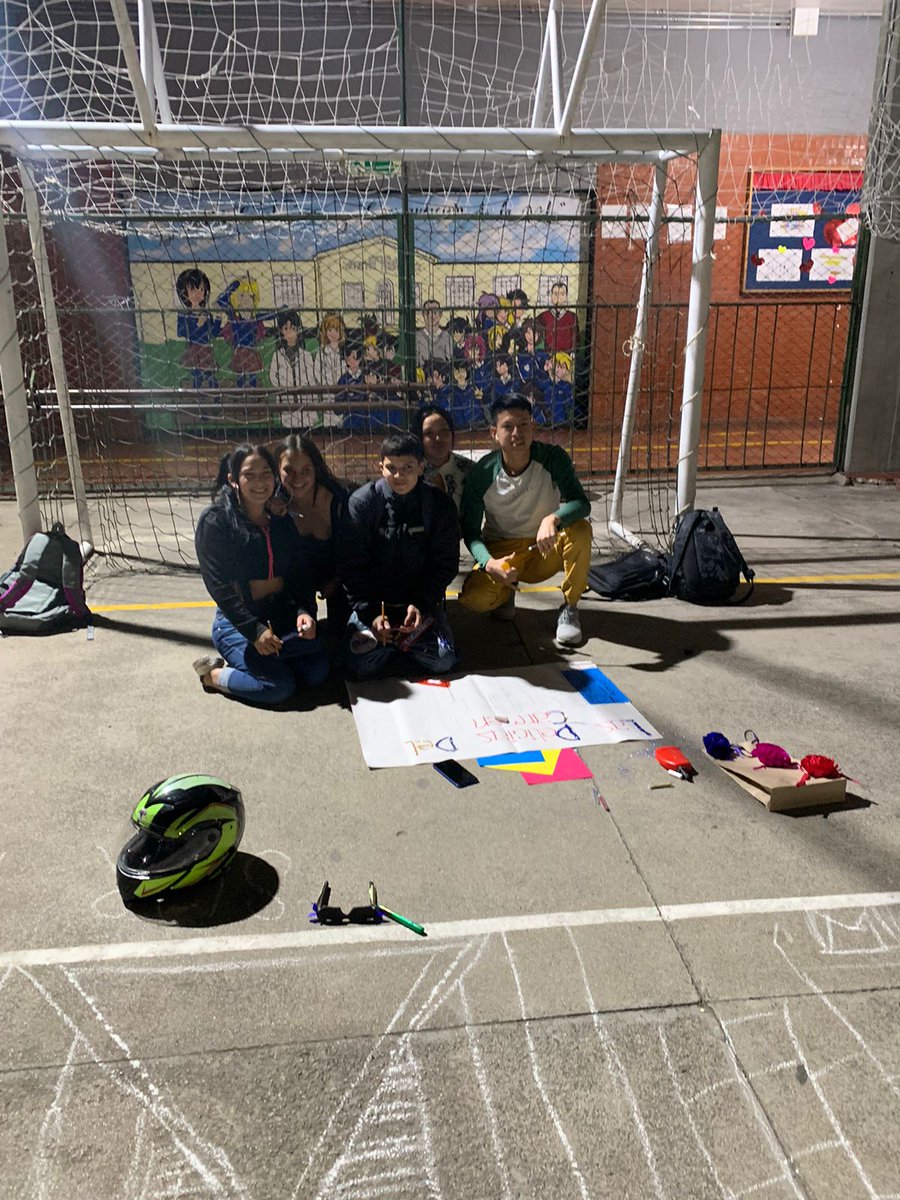 parraklusmann's tweet image. Gracias a la invitación del Colegio Agustín Fernández (IED) de #Usaquén a participar en su 9na Semana por el Buen Trato y la Paz. Hermosa comunidad educativa que desde su Jornada Nocturna ✨🌛 teje nuevas ópticas empáticas y amables con la diversidad. #ProgramaECO somos #RedEsPaz