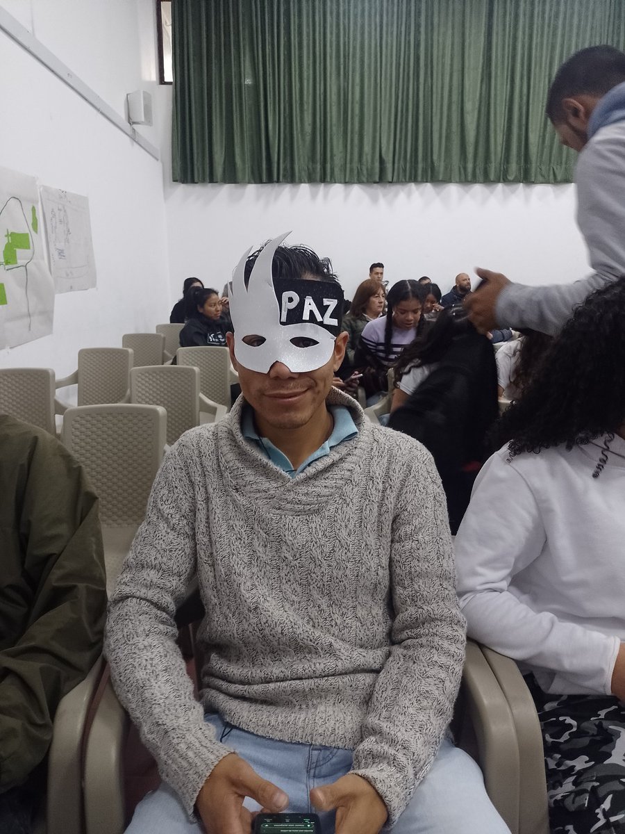 parraklusmann's tweet image. Gracias a la invitación del Colegio Agustín Fernández (IED) de #Usaquén a participar en su 9na Semana por el Buen Trato y la Paz. Hermosa comunidad educativa que desde su Jornada Nocturna ✨🌛 teje nuevas ópticas empáticas y amables con la diversidad. #ProgramaECO somos #RedEsPaz