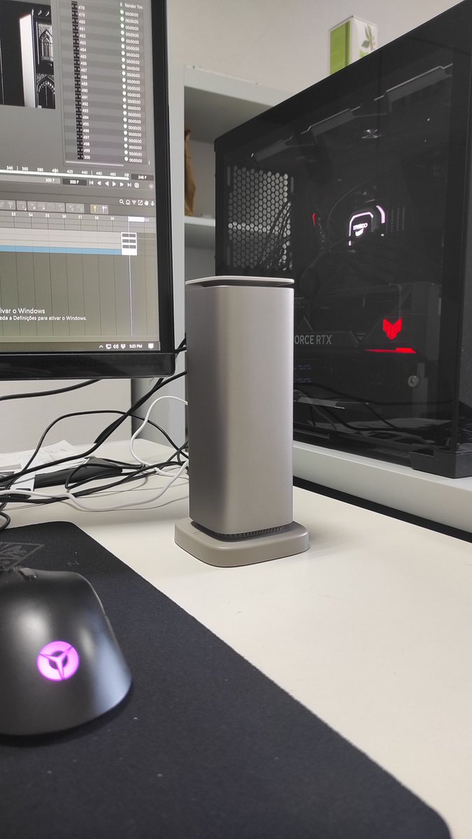 DigsterXYZ's tweet image. It&apos;s finally here! Sexy design and great build. Love it&apos;s weight @functionland #fxland #functionland #fxbloxlite