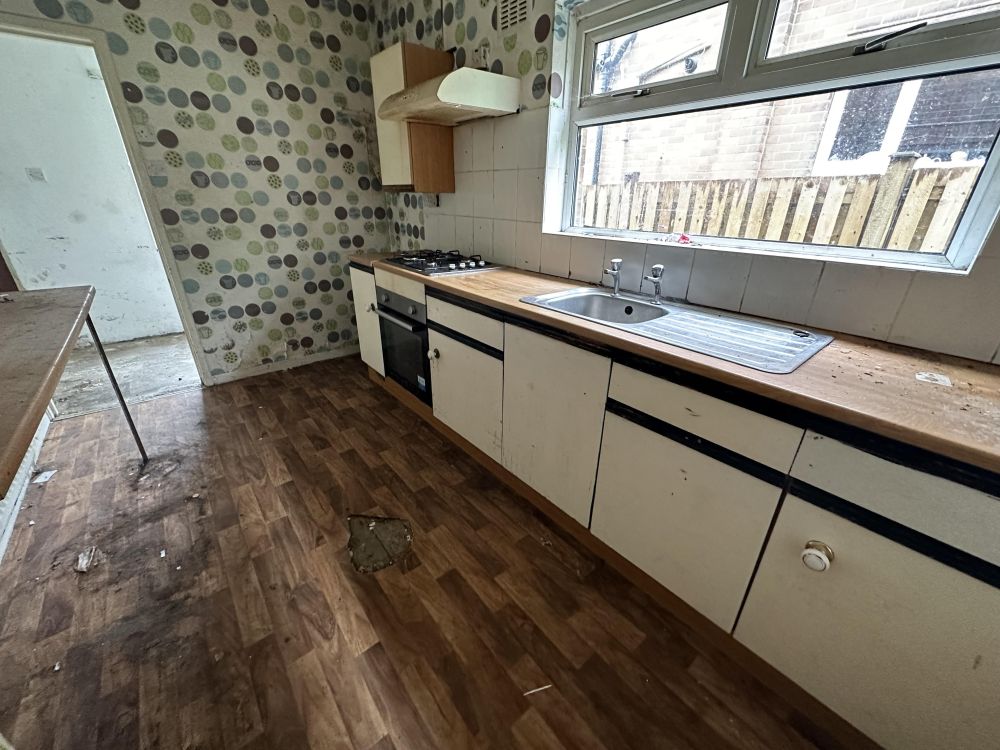 NEW TRADITIONAL AUCTION LOT - LARGE 3 BEDROOM SEMI DETACHED - AUCTION GUIDE PRICE; £85,000
- THREE BEDROOM
- SEMI-DETACHED
- REQUIRES REFURBISHMENT
- SHOWING GREAT POTENTIAL
- COUNCIL TAX - A
- EPC - C
sharpesauctions.co.uk/.../3-eaglesfi…
#propertyauction #propertyauctioneers