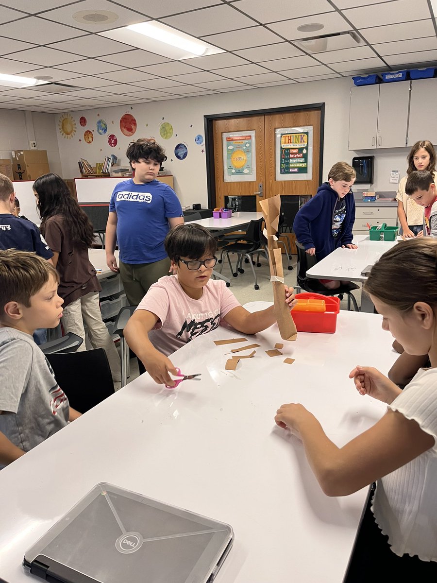 JoanGrassi's tweet image. Our @VioletAllStars building towers in #STEAM! #mylsps