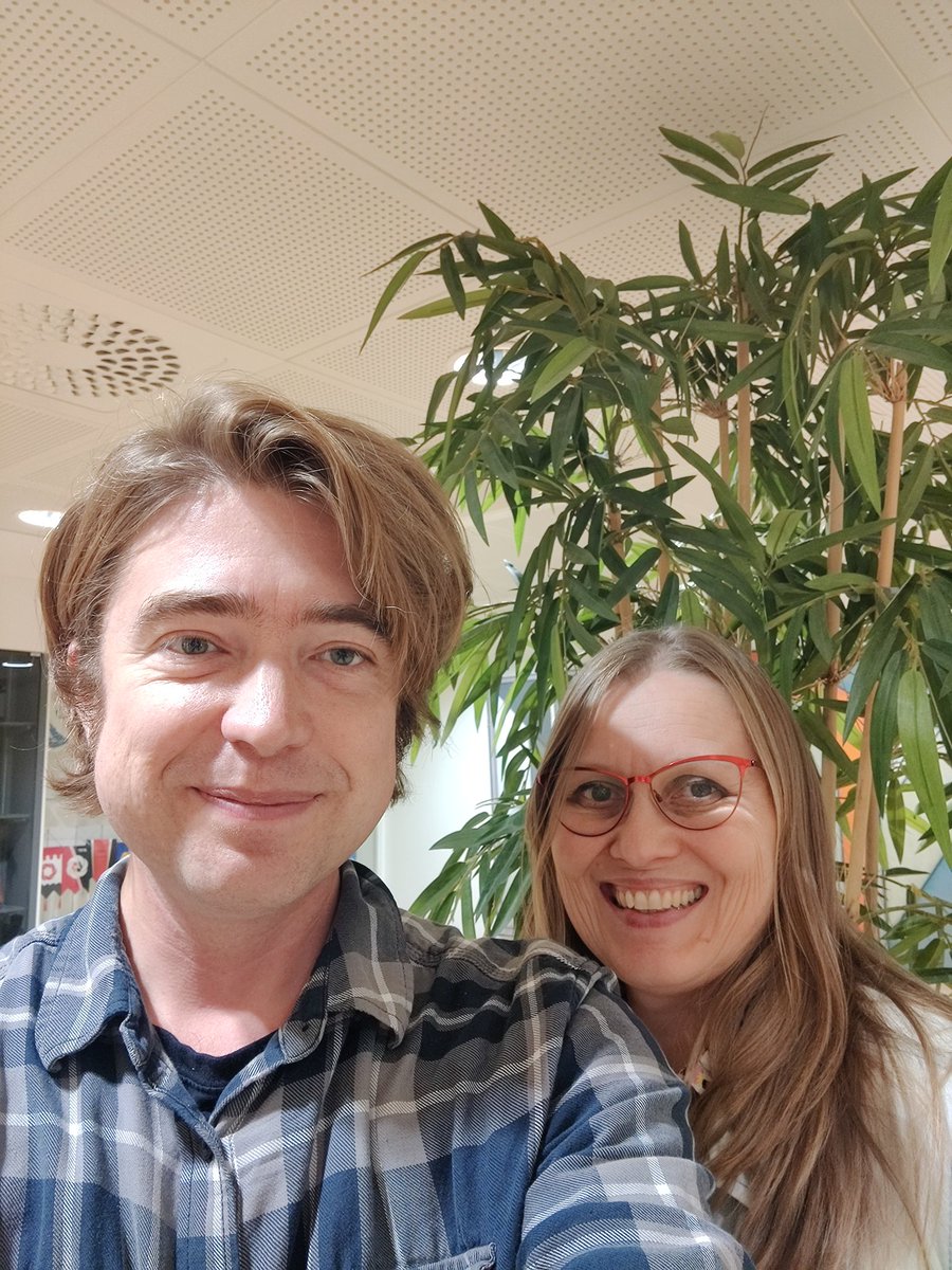 Juhlan paikka: Työpajatoiminnan käsikirja on loppumetreillä! Vuosi tätä on hauduteltu, tänään #varpajaiset - kirja julkaistaan vielä tämän vuoden puolella. Kuvassa kehittäjäryhmästämme Susanna Hyypiä, kokenut tekijä Sovinnon <a href="/SDO_kampukset/">SuomenDiakoniaopisto</a> pajalta.

<a href="/intolaiset/">Into – etsivä nuorisotyö ja työpajatoiminta ry</a> 
#työpajatoiminta