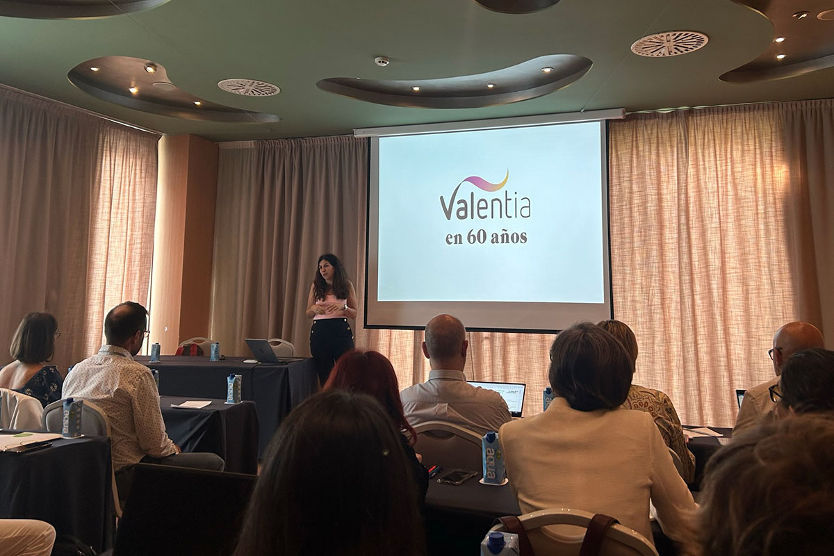 Valentiaorg's tweet photo. Ayer jueves tuvimos la reunión anual de la #RedCompartir de la que formamos parte, teniendo lugar la jornada en #Huesca. Nuestra directora gerente, Sara Comenge, hizo una presentación sobre los casi 60 años de la entidad. https://t.co/7OqkUX4oaN