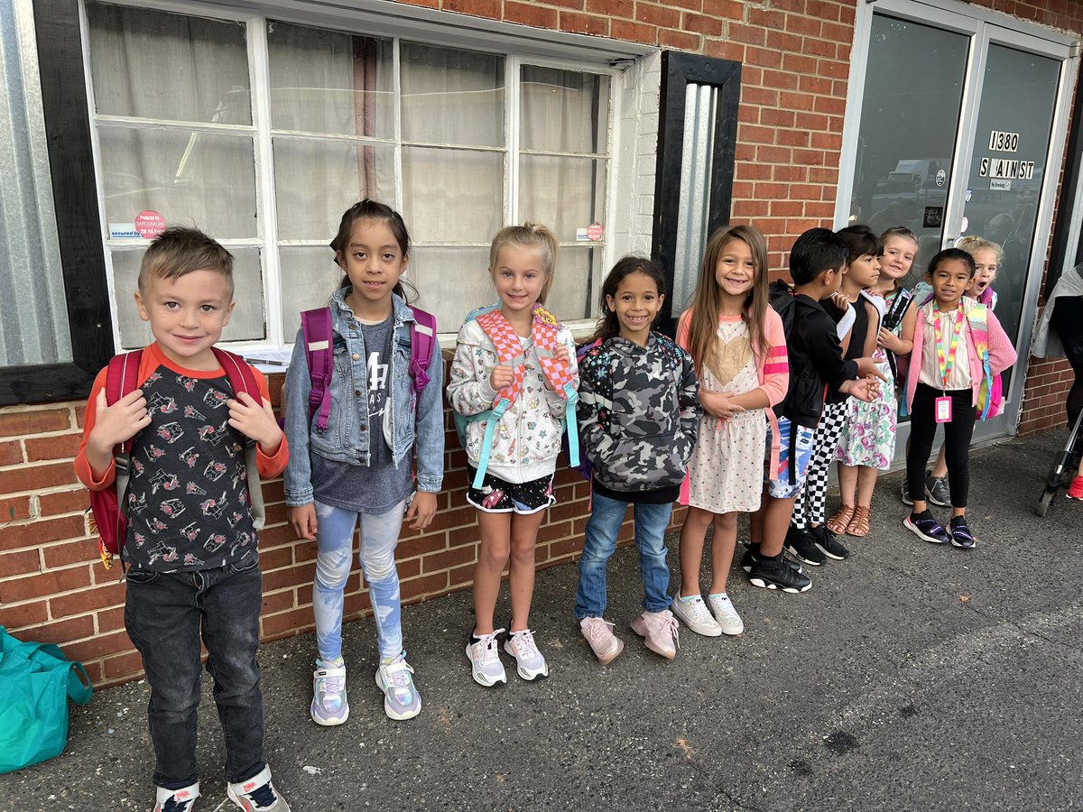 cbbpayne's tweet image. Fridays are for the Walking School Bus at #theBHT. @MACSchools