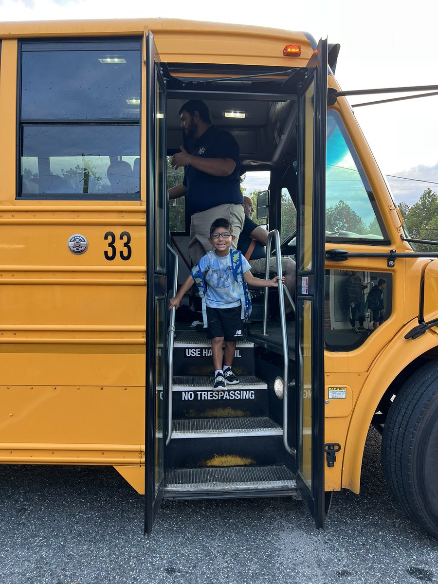 cbbpayne's tweet image. Fridays are for the Walking School Bus at #theBHT. @MACSchools