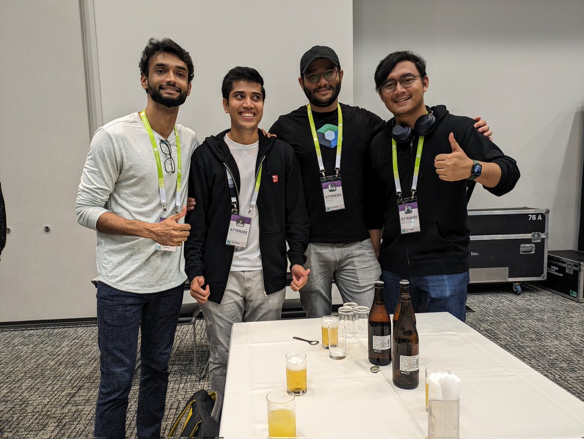CuriousNikhyl's tweet photo. #DroidKaigi PayPay squad! Amazing talks and people! https://t.co/8E1Zt7HMaO