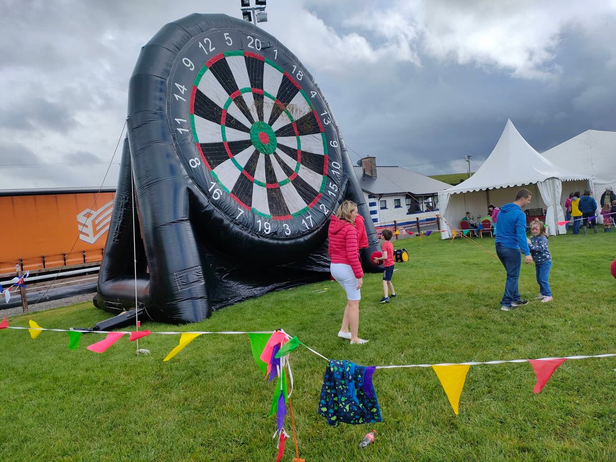 UniOfGalwaySU's tweet image. The GIANT inflatable games are back for the SU Freshers' Fair 🥳🥳🥳

🗓️11am-3pm Thurs 21st Sept in the Bailey Allen Hall, Áras na Mac Léinn

More info: 
su.universityofgalway.ie/freshers-fair/

#DoChomhaltas #FreshersFair #UniversityOfGalway