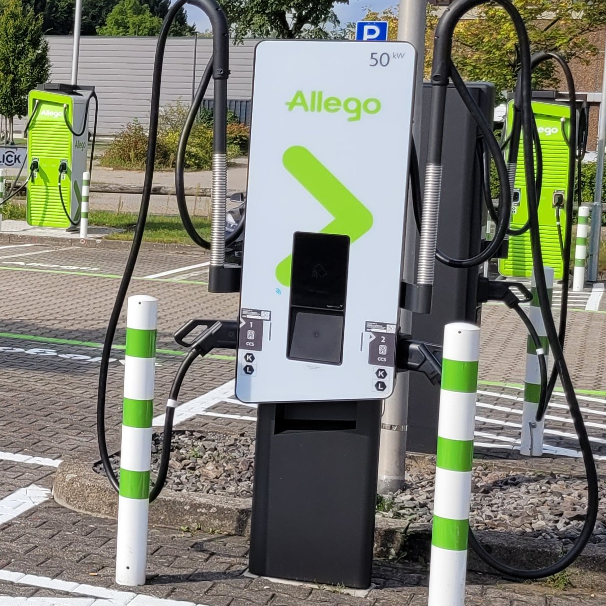 Last week when travelling through Germany, I visited our freshly installed site at Porta in Bielefeld. 

Wow, stunned by the size of this location 😍

16 CCS 50kW (8 new HYC50 chargers😀)
16 CCS 150kW HPC
32 CCS in total 💪