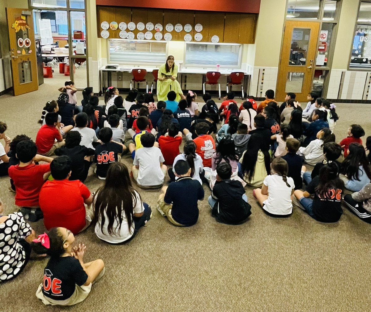 ShadowOaksOwls's tweet photo. Our amazing LIS, Lauren Humphries, held a read aloud with our 3rd Grade Scholars. Thank you for modeling great reading and engaging our scholars in great conversations! @SBISD @JoyceEv99185678 @jennifer_blaine @MJenParker #ScholarsOwningExcellence #LiteracyFirst https://t.co/wWZHbd4ljr