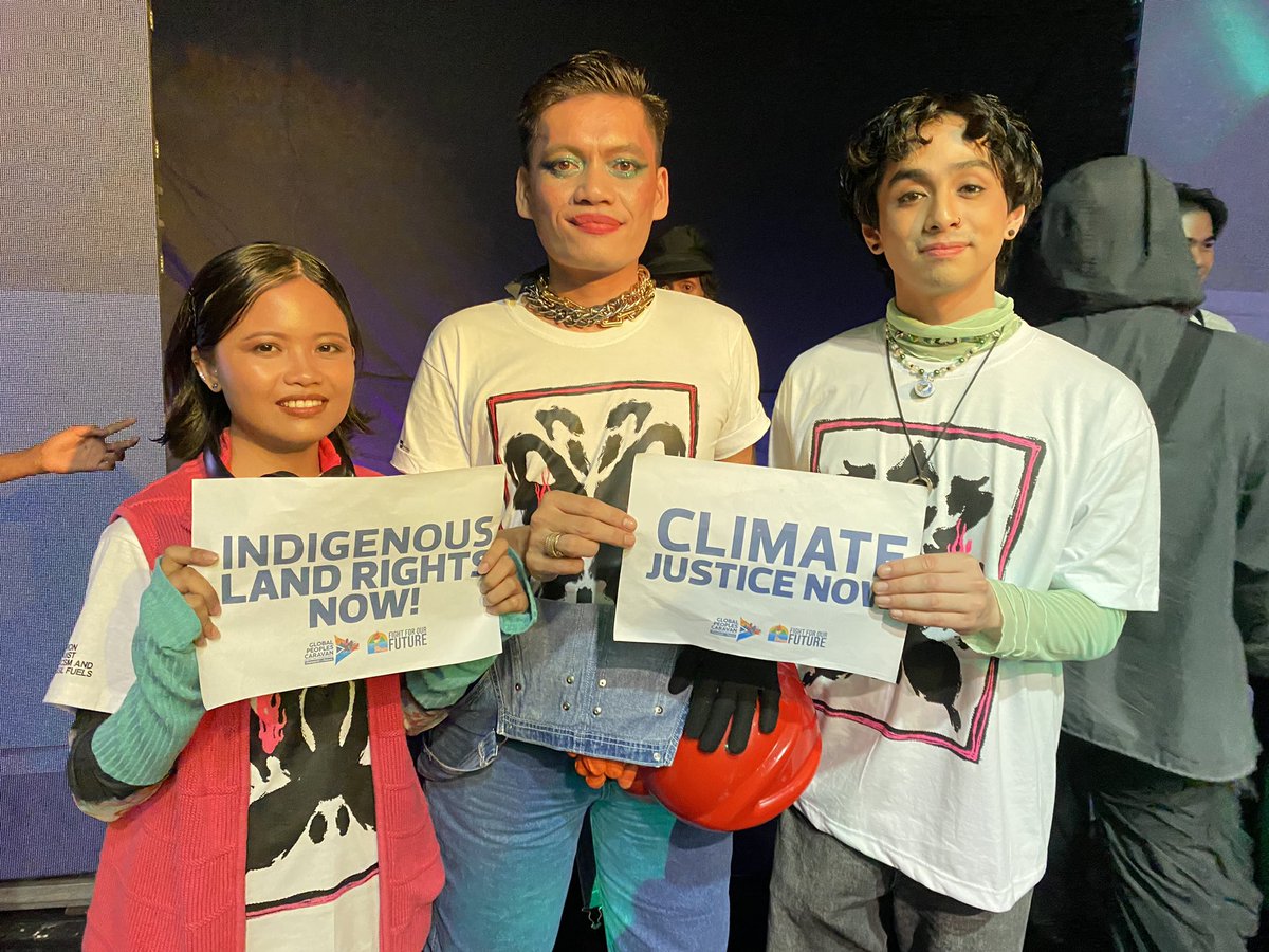 ipmsdl_'s tweet photo. Joining the #GlobalClimateStrike with our fellow #IndigenousPeoples, activists, audience and models at the EMPIRE OF THE SON: DROUGHT AND DELUGE the annual Fashion Against Fascism and Fossil Fuels fashion show! #FAFFF2023 #FightForOurFuture #ForwardTheFuture https://t.co/szX0sKaeNr