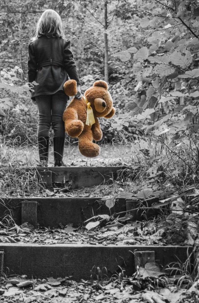 ikgeefnooitop's tweet image. #Toeslagenmisdaad #HenkKamp 
Dag 5️⃣0️⃣0️⃣
#mirjambikker gezinshereniging? 

#2090kinderen 555  spoorloos. 413 overleden.
Levens verwoest door de #toeslagaffaire. 
Ook 95.000 kinderen door falende #Jeugdzorg uit huis geplaatst
 
Laat het demissionaire kabinet hier niet mee wegkomen!