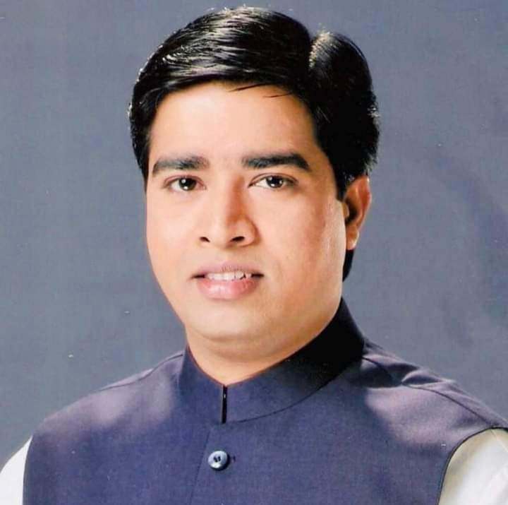 BJPSMballia's tweet photo. भारतीय जनता पार्टी, जिला बलिया के नवनियुक्त जिलाध्यक्ष श्री संजय यादव जी को बनाये जाने पर हार्दिक बधाई एवं उज्ज्वल कार्यकाल की शुभकामनाएं।

#BJP4BALLIA @BJP4UP @SanjayYadavBJP @Bhupendraupbjp 
@anandswarupbjp https://t.co/h6MSZNmzaE